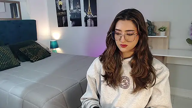 Snapshot of madame_lottie chatting on 09.29.25 madame lottie online show from 09.29.25