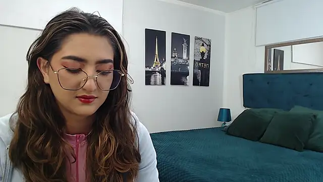 Snapshot of madame_lottie chatting on 10.27.25 madame lottie online show from 10.27.25