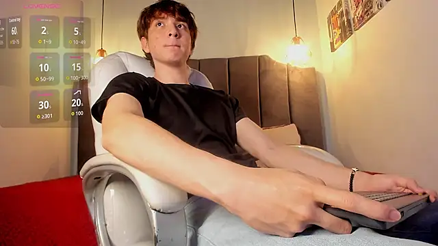 Snapshot of Oscar_and_dani chatting on 10.04.25 Oscar and dani online show from 10.04.25