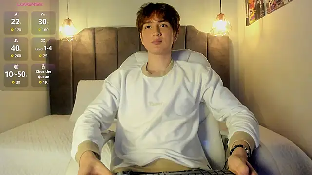 Snapshot of Oscar_and_dani chatting on 10.09.25 Oscar and dani online show from 10.09.25