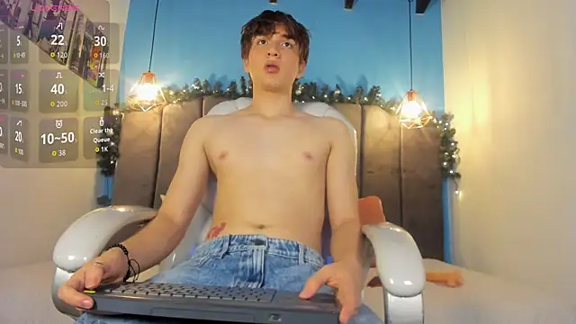 Snapshot of Oscar_and_dani chatting on 12.05.25 Oscar and dani online show from 12.05.25