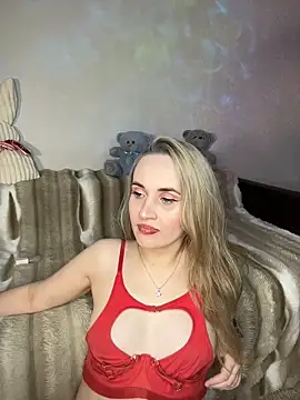 KiraBerht online show from 01.06.26