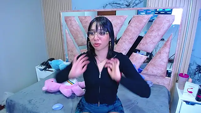 Niina Sissy online show from 12.16.25