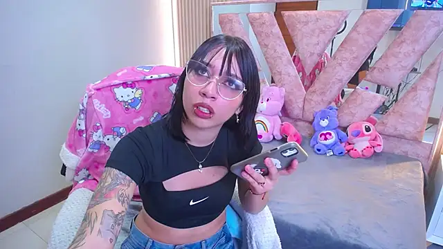 Niina Sissy online show from 12.23.25