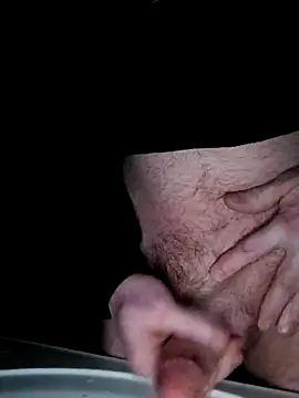 Snapshot of Lewisbbb chatting on 11.18.25 Lewisbbb online show from 11.18.25