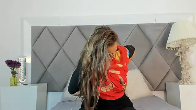 GiadaRizzo online show from 11.27.25