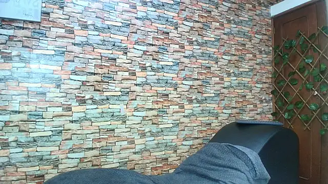 naomi campbel  online show from 11.02.25