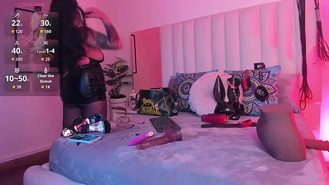 Violett Novoa online show from 09.30.25