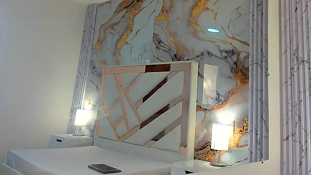 Megan Sweetas online show from 09.19.25