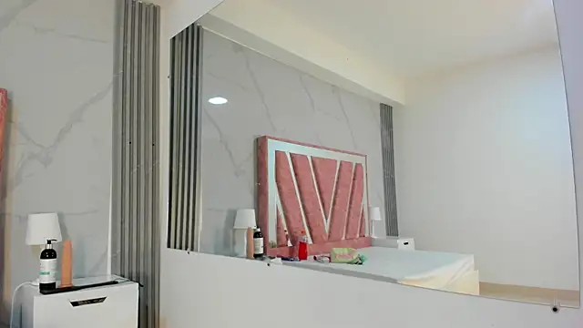 Megan Sweetas online show from 10.29.25