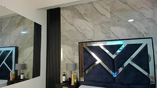 Megan Sweetas online show from 11.06.25