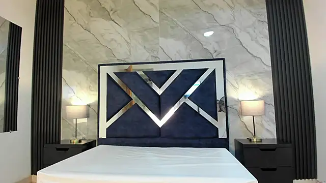 Megan Sweetas online show from 12.02.25