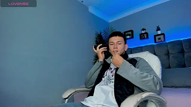 Thomas moon online show from 04.16.26