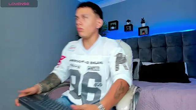 Thomas moon online show from 04.20.26