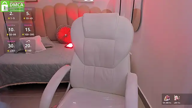 Karliie kloss  online show from 11.28.25