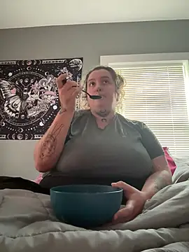 vanessraine online show from 04.06.26