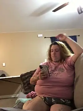 vanessraine online show from 04.08.26