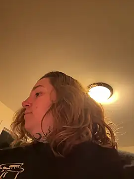 vanessraine online show from 04.29.26