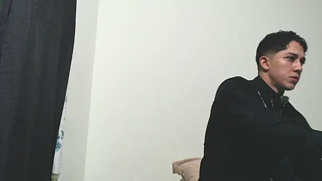 Snapshot of Penelope77 chatting on 10.24.25 Penelope77 online show from 10.24.25