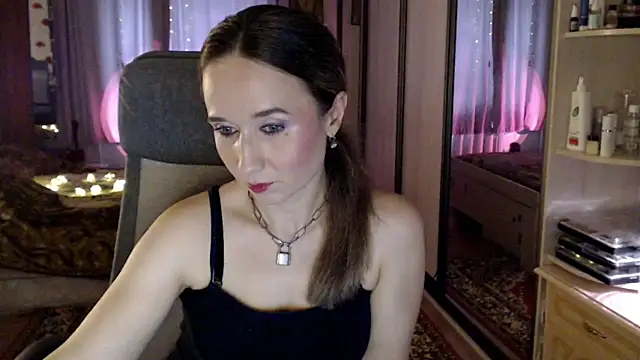 ClassyInna online show from 10.31.25