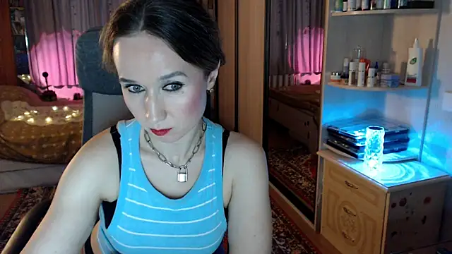 ClassyInna online show from 11.28.25