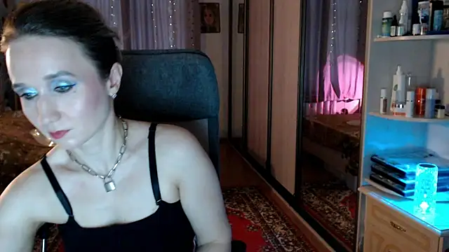 ClassyInna online show from 12.03.25