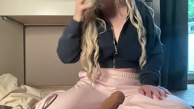 Wodkarella online show from 09.25.25