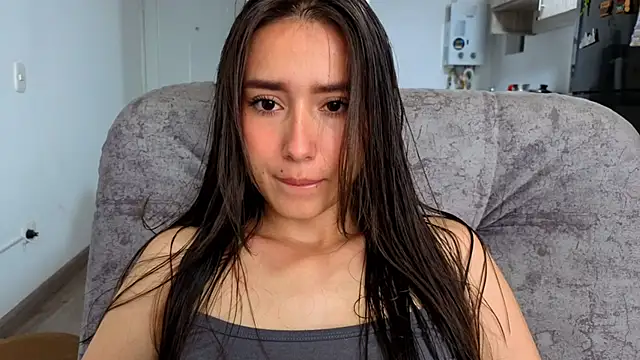 Snapshot of Adhara_Kitten chatting on 05.25.26 Adhara Kitten online show from 05.25.26