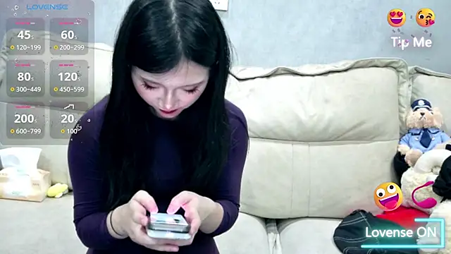 Snapshot of xiaoLI-2025 chatting on 04.20.26 xiaoLI-2025 online show from 04.20.26
