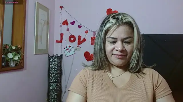 Snapshot of pamela_echeverria chatting on 06.06.26 pamela echeverria online show from 06.06.26