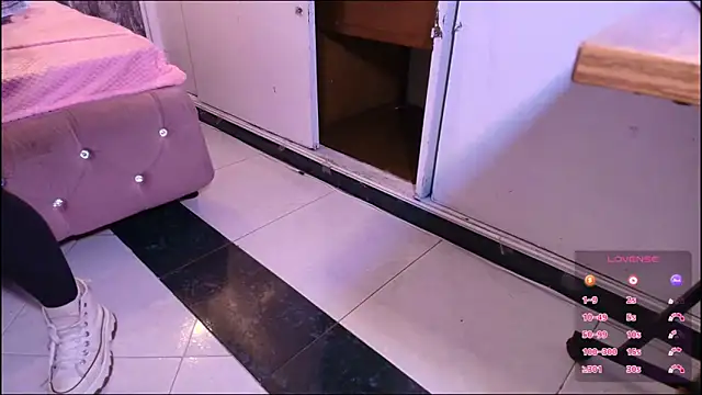 Terraelowen online show from 10.26.25