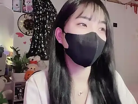 keelinnn19 online show from 10.29.25