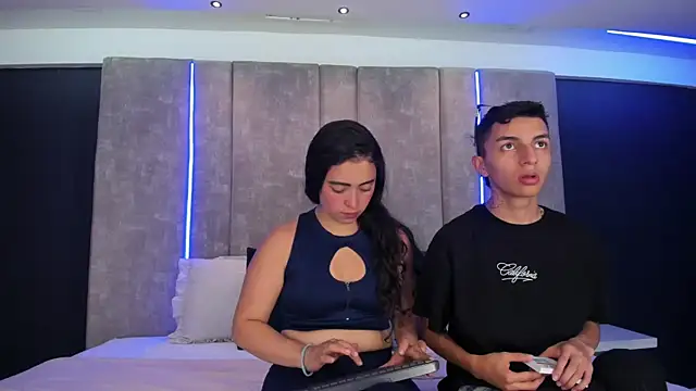 NickandAbby  online show from 04.20.26