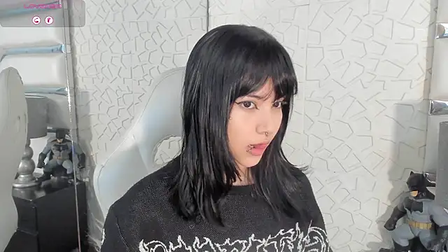 Snapshot of TatiLee chatting on 02.25.26 TatiLee online show from 02.25.26