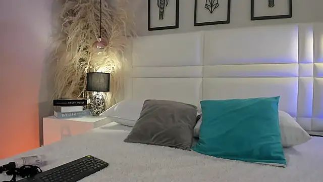 Viollet xoxo online show from 12.05.25