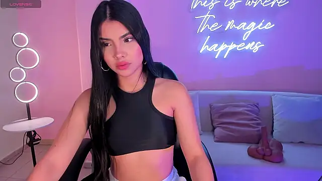 MiaLaurence online show from 02.22.26