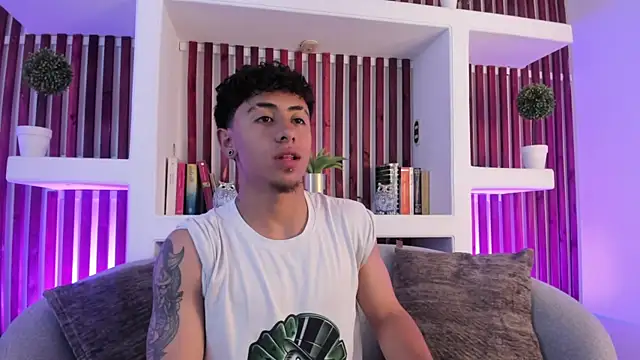 Snapshot of Troy_dalton chatting on 09.08.25 Troy dalton online show from 09.08.25