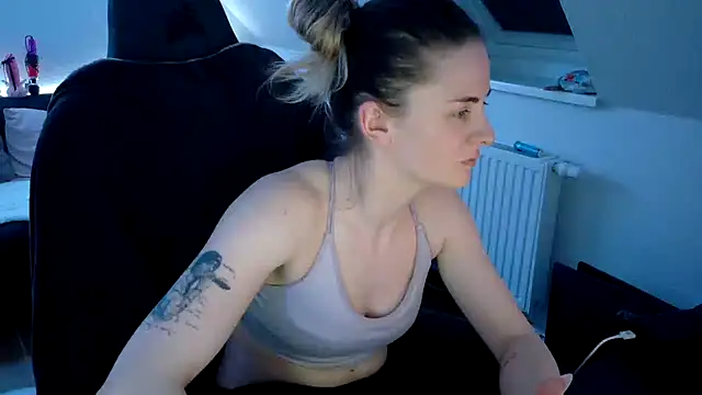 Melly4You online show from 04.21.26