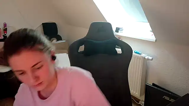 Melly4You online show from 04.22.26