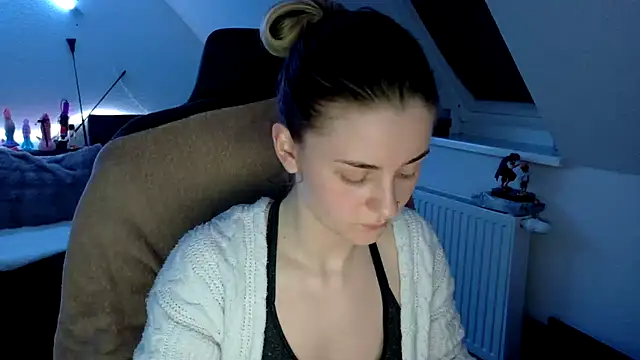 Snapshot of Melly4You chatting on 04.26.26 Melly4You online show from 04.26.26