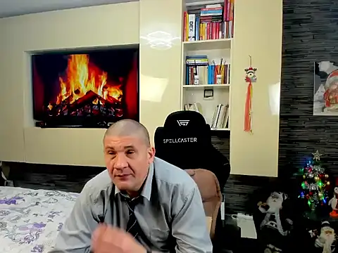 Snapshot of SpartacusDaddy48 chatting on 02.18.26 SpartacusDaddy48 online show from 02.18.26