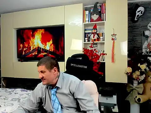 Snapshot of SpartacusDaddy48 chatting on 03.18.26 SpartacusDaddy48 online show from 03.18.26