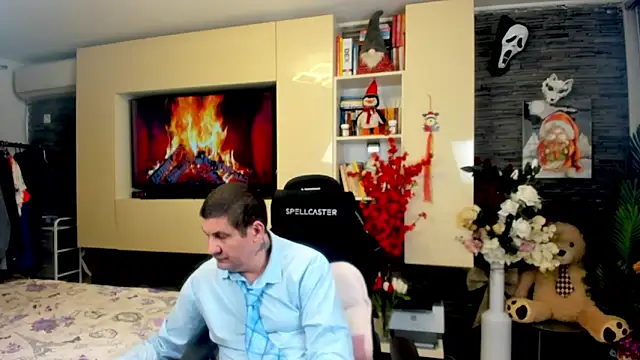 Snapshot of SpartacusDaddy48 chatting on 03.25.26 SpartacusDaddy48 online show from 03.25.26