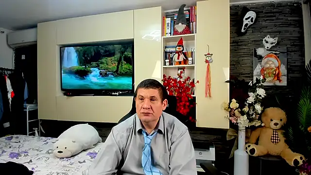 Snapshot of SpartacusDaddy48 chatting on 03.28.26 SpartacusDaddy48 online show from 03.28.26