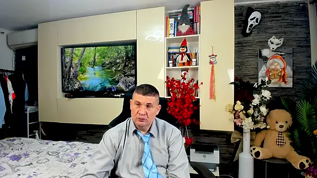 Snapshot of SpartacusDaddy48 chatting on 03.29.26 SpartacusDaddy48 online show from 03.29.26
