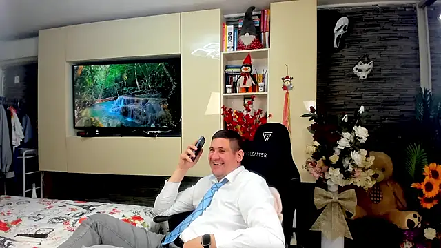 Snapshot of SpartacusDaddy48 chatting on 04.15.26 SpartacusDaddy48 online show from 04.15.26