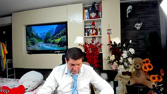 Snapshot of SpartacusDaddy48 chatting on 06.02.26 SpartacusDaddy48 online show from 06.02.26