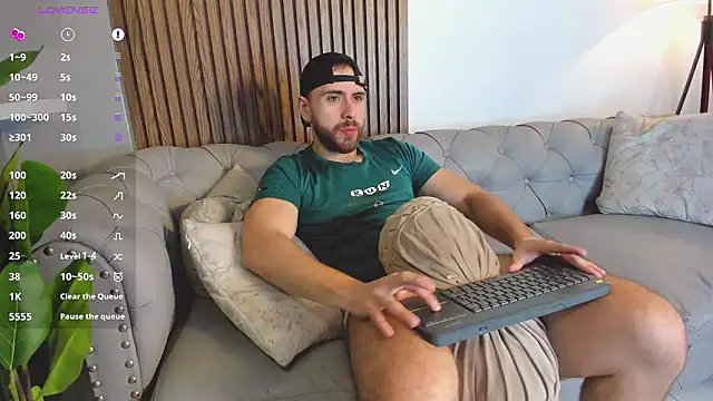 Maximo Wolff online show from 03.21.26