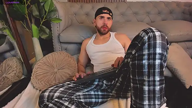 Maximo Wolff online show from 03.25.26