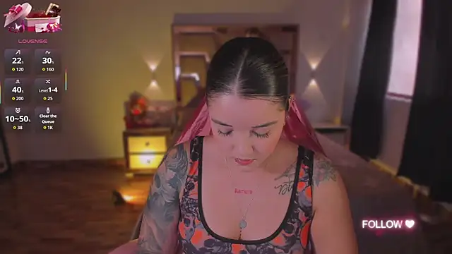 lunaarose online show from 10.30.25